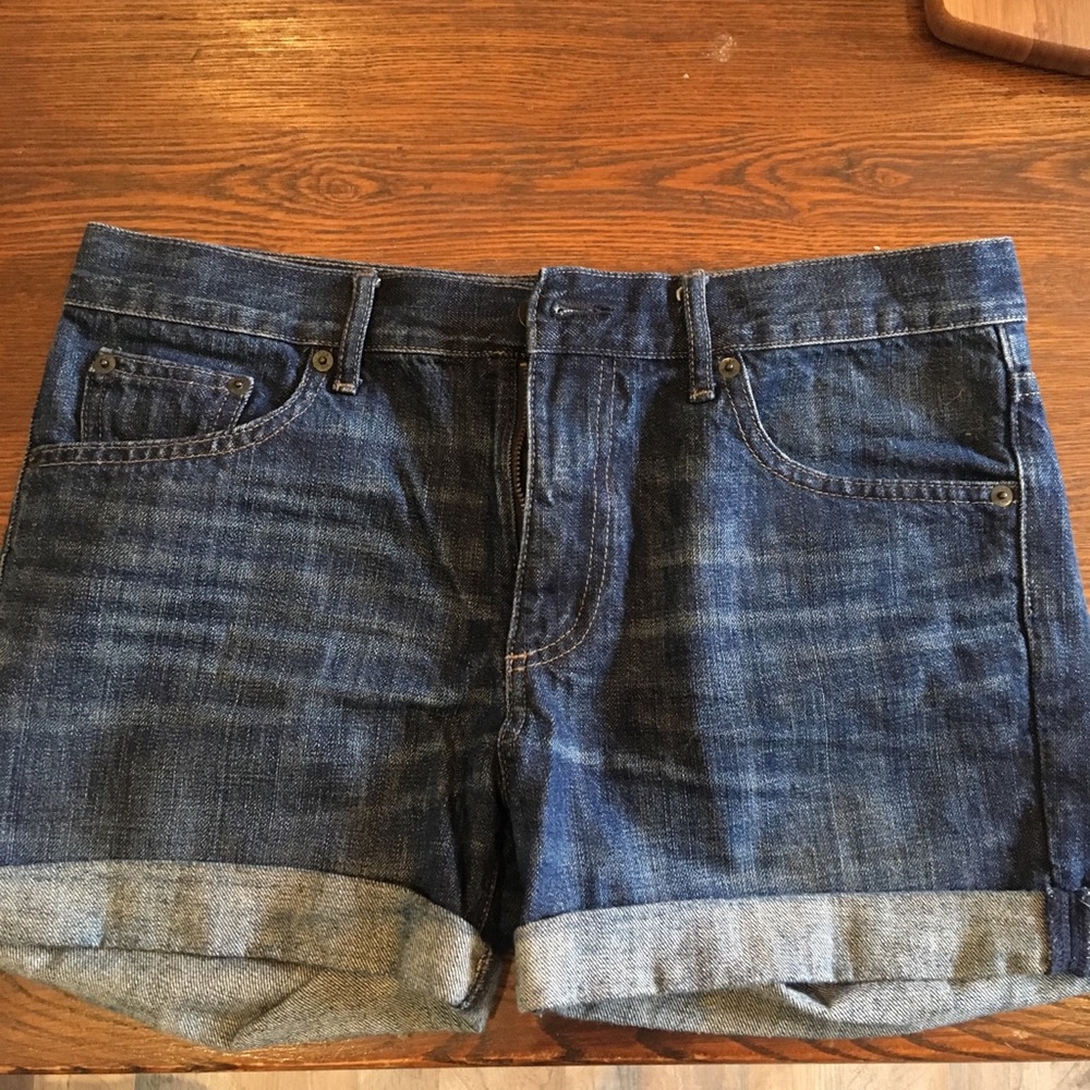 GAP- classic sexy boyfriend shorts.